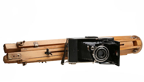 Фотоаппарат AGFA со штативом и карточкой с параметрами камеры Металл, дерево Германия, начало XX века AGFA 1904 г инфо 6123g.