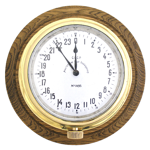 Часы с подводной лодки (Корабельная латунь, стекло, дерево - Мастерские Гидрографического Управления, СССР, 50-е годы XX века) 1952 г инфо 6418g.