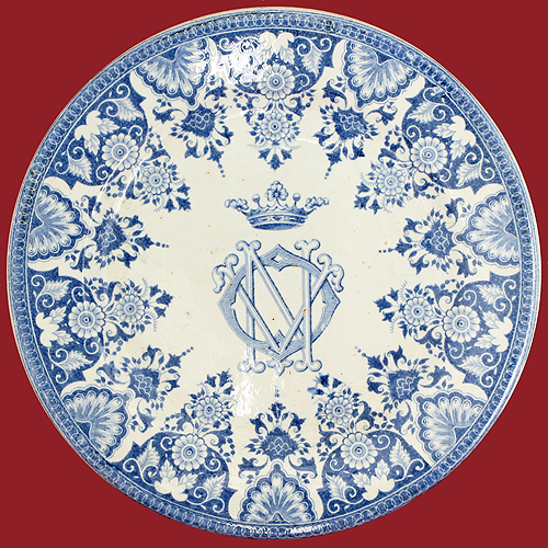 Тарелка с монограммой Фаянс, подглазурная роспись Франция, конец ХIХ века Gien 1890 г инфо 7055g.