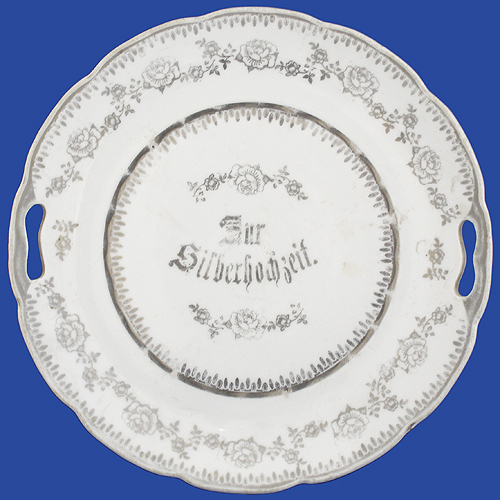 Блюдо "Zur Silberhohzeit" Фарфор, серебрение Германия, первая половина ХХ века Небольшие царапины, немного потерто серебрение инфо 7190g.