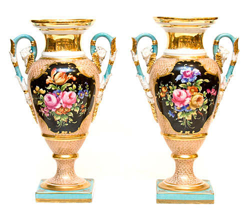 Две вазы с ручками "Цветы" (Фарфор, роспись, золочение, лепнина, монтировка - Западная Европа, конец XIX века) эмалью с надглазурным цветочным орнаментом инфо 7253g.