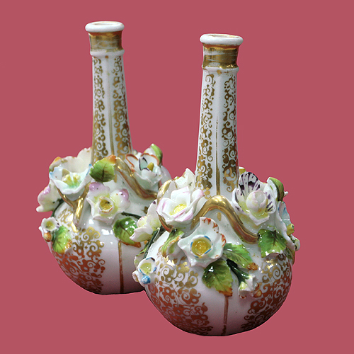 Пара вазочек (Фарфор, роспись, лепные цветы, позолота - Западная Европа, конец XIX века) 1892 г инфо 7291g.