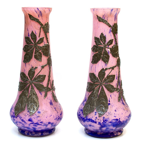 Две вазы "Листья" Стекло, керамическая масса Западная Европа, начало ХХ века краской нанесено слово "MODA" (?) инфо 7522g.