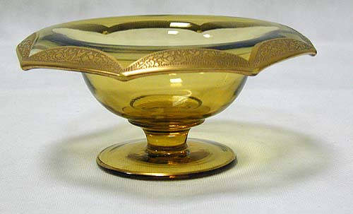 Ваза Желтое стекло Западная Европа, начало XX века 1910 г инфо 7586g.