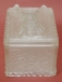 Шкатулка "Гномы" (Стекло, литье, травление - Германия, первая половина ХХ века) крышку Шкатулка декорирована изображениями гномов инфо 4868h.